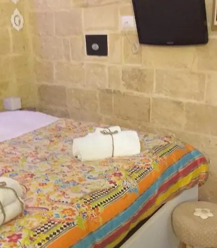 Le Camelie * אלטאמורה